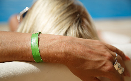 Custom Plastic wristbands 13 mm  PDC