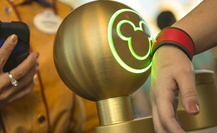 10 Lessons Disney's MagicBand Can Teach Other Theme Parks