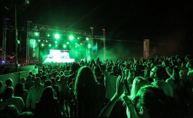 Infographic: Top Festival Tips